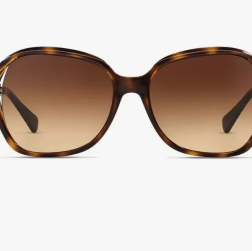 Coach sunglasses With Cleaning Cloth